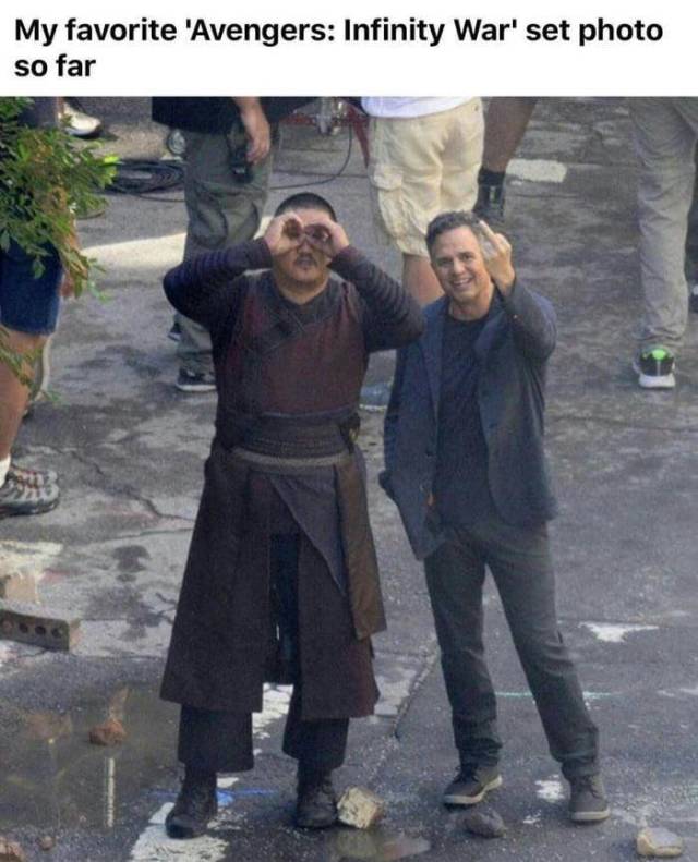 memes - avengers infinity war set - My favorite 'Avengers Infinity War' set photo so far