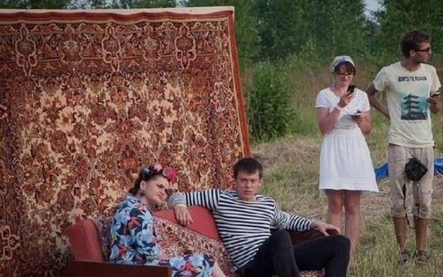 28 Pics to Prove How Much the Russians Love Their Carpets