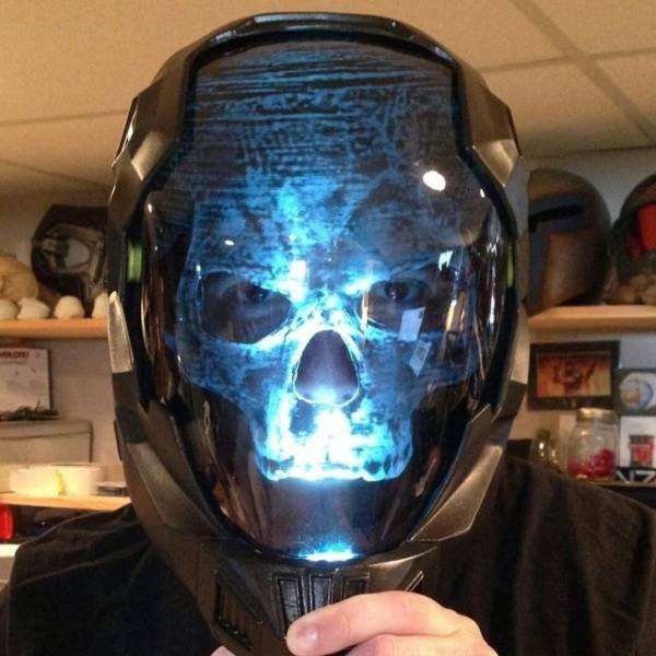 optical illusion halo alternate pilot helmet with light up skull