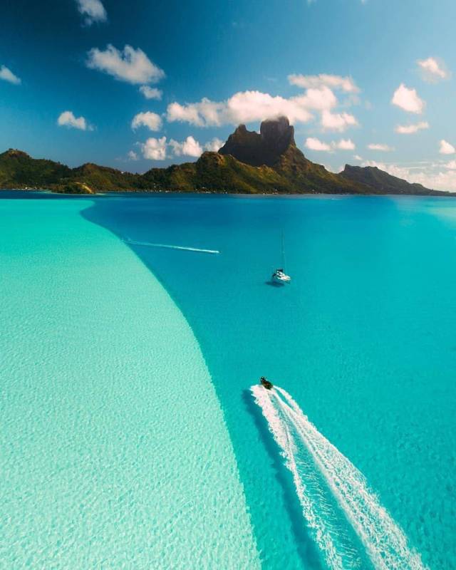 random pic deep blue divide bora bora