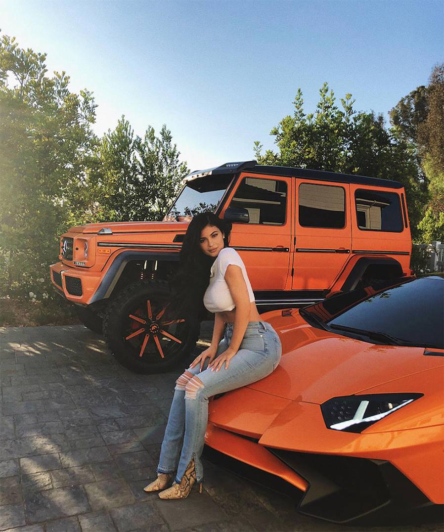 30 Times The Kardashians Matched Their Cars So Well