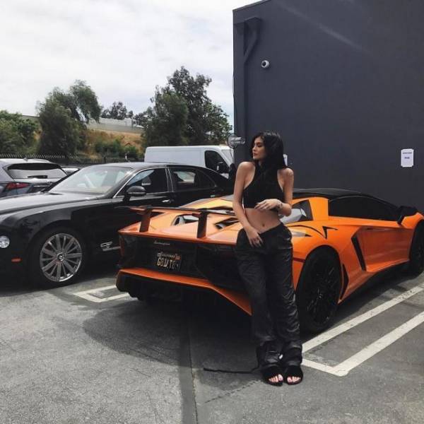 30 Times The Kardashians Matched Their Cars So Well