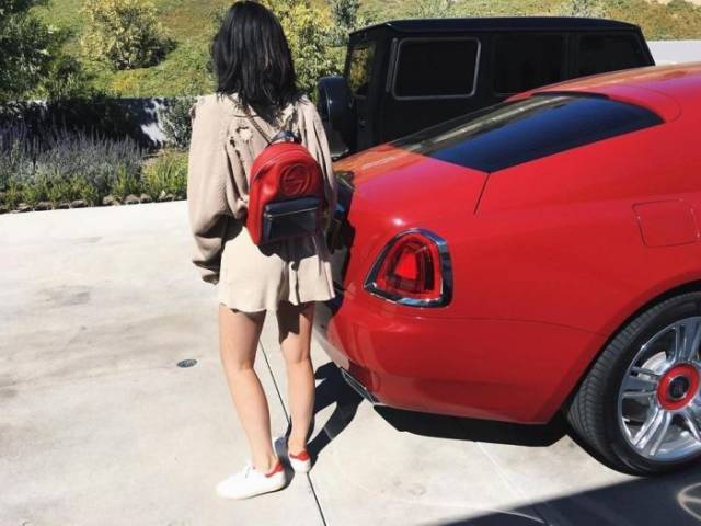 30 Times The Kardashians Matched Their Cars So Well