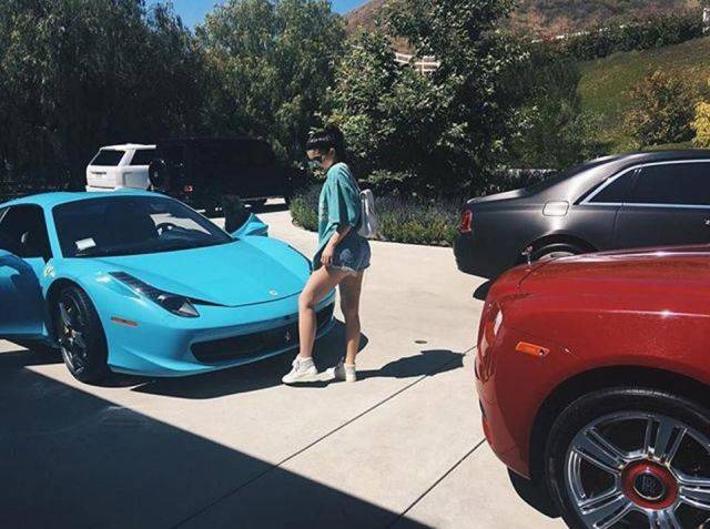 30 Times The Kardashians Matched Their Cars So Well