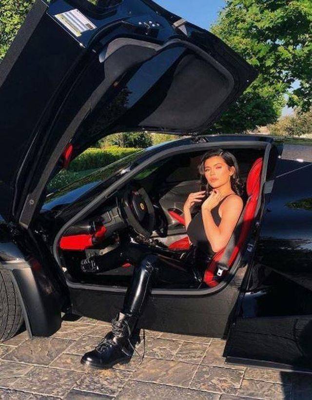 30 Times The Kardashians Matched Their Cars So Well