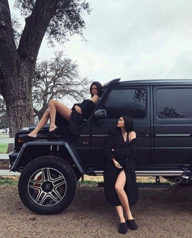 30 Times The Kardashians Matched Their Cars So Well