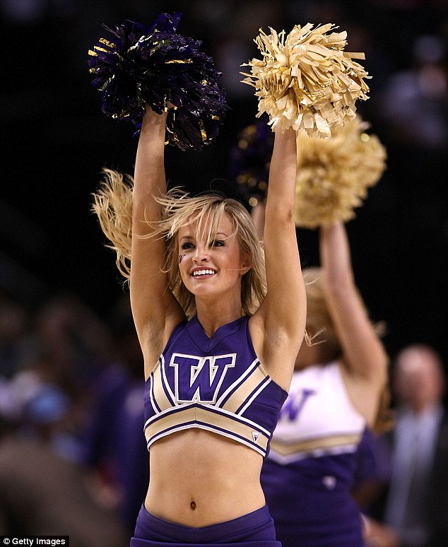 washington huskies cheerleaders - Getty Images.