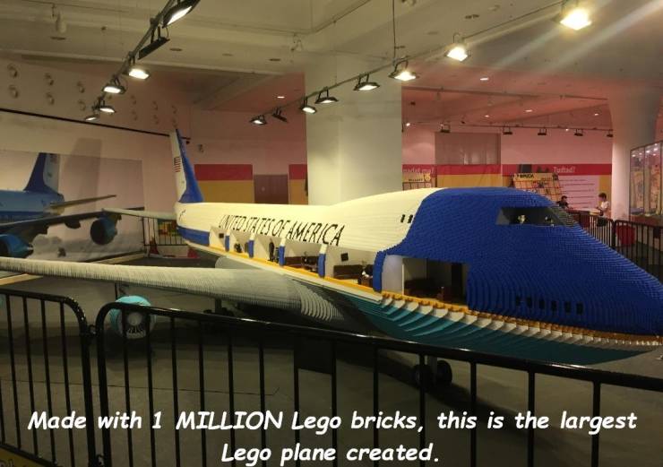 airline - To Tocamerica Made with 1 Million Lego bricks, this is the largest Lego plane created.