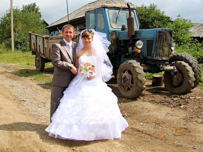 Awkward Couple Photos - russian wedding funny