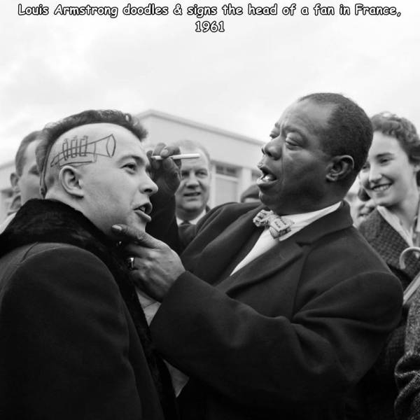 louis armstrong french punk - Louis Armstrong doodles & signs the head of a fan in France, 1961