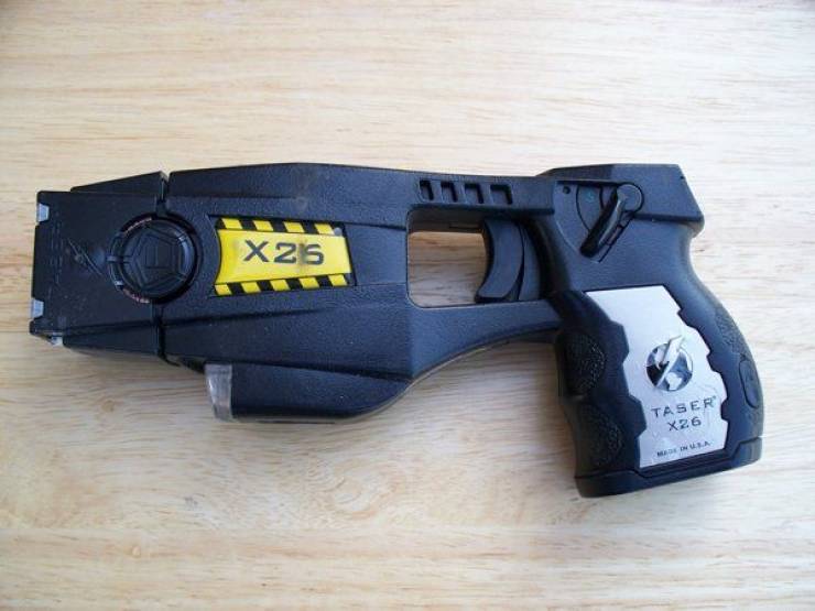 cop taser - X215 Taser X26