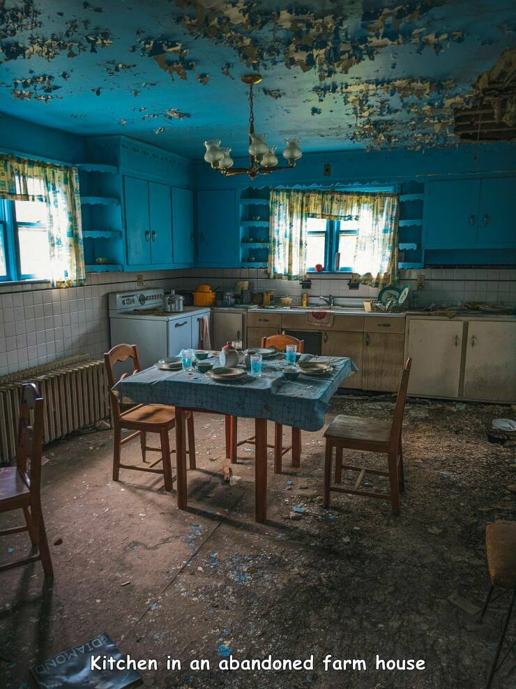daily dose of randoms - room - Cosmin Kitchen in an abandoned farm house Novic