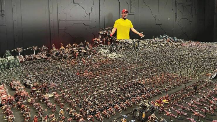 cool random pics for your daily dose - biggest chaos army