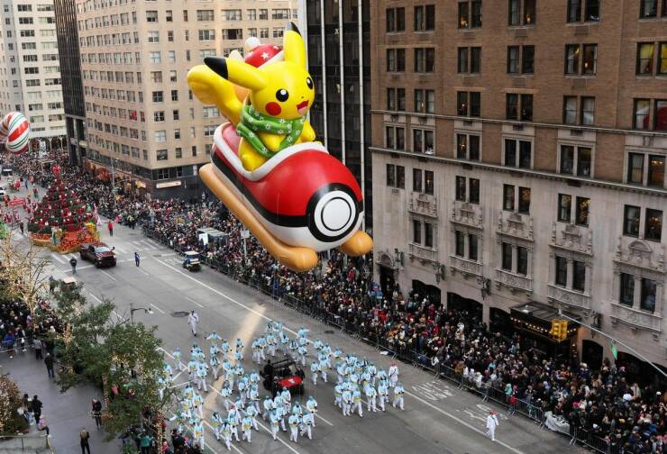 daily dose of pics and memes - Macy's Thanksgiving Day Parade