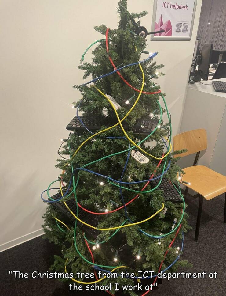 cool random photos - christmas tree - Ict helpdesk "The Christmas tree from the Ict department at the school I work at"