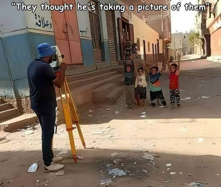 funny random pics - street - "They thought he's taking a picture of them 8777477