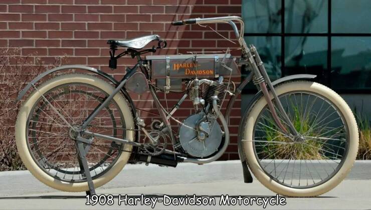 cool random pics - 1908 strap tank harley davidson - Harle Davidson 1908 HarleyDavidson Motorcycle