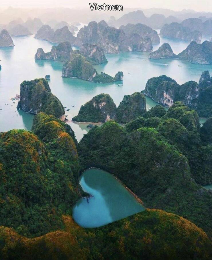 cool random pics - halong bay heart lake - Vietnam