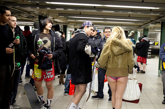 no pants subway ride in New York City subway - girl - nie or Live