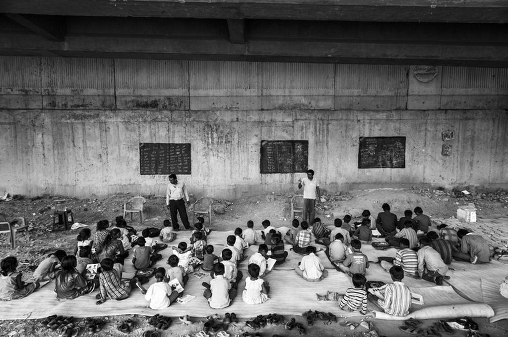 These children who have no access to education, so Sharma teaches them.