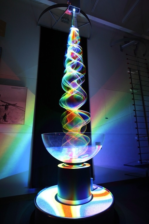 kinetic light sculpture
