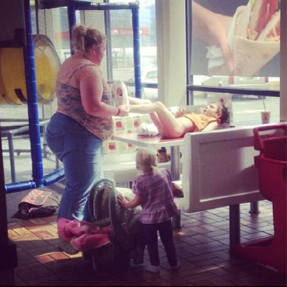 10 Pics Of Parenting Done Wrong