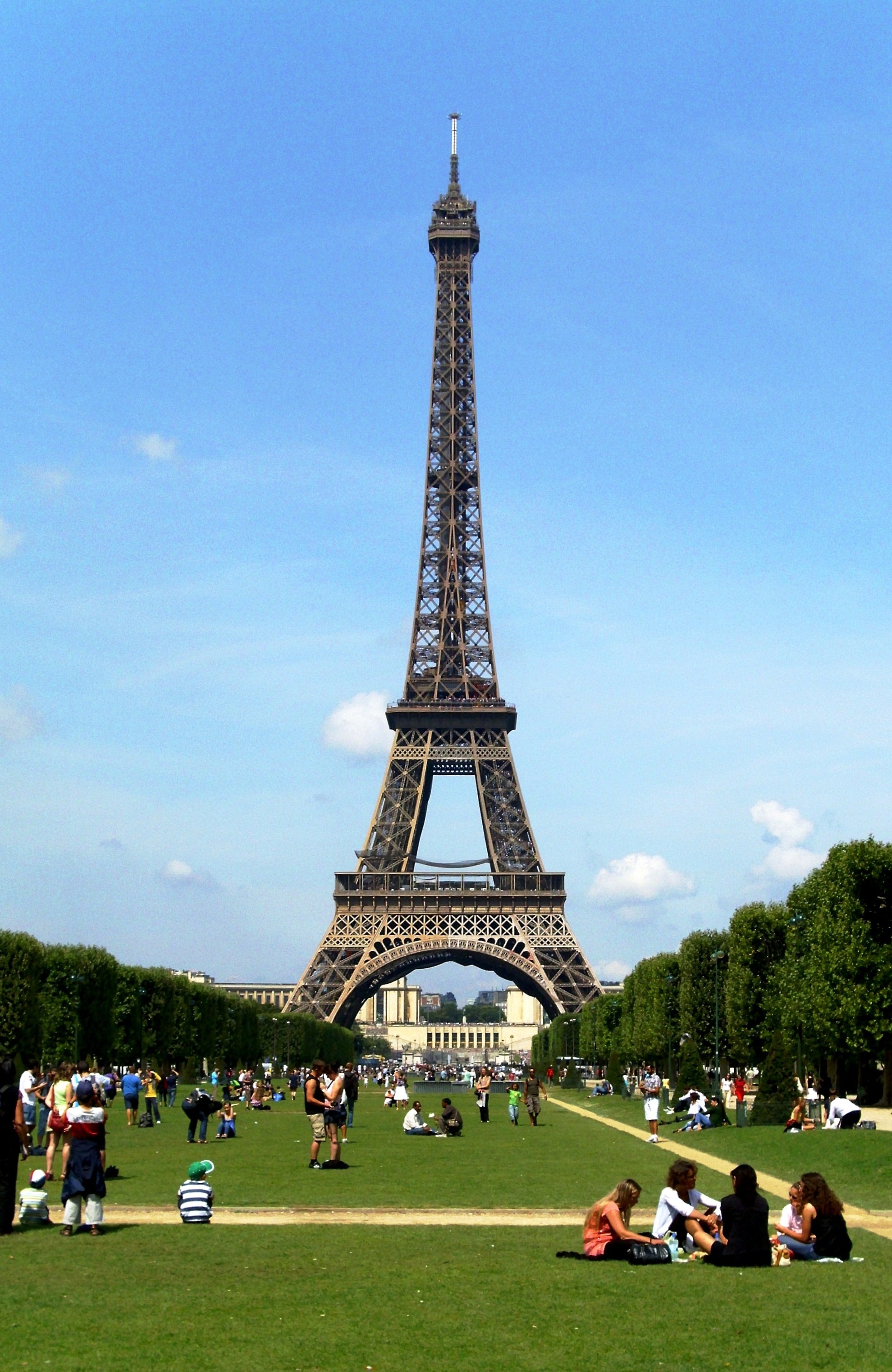 Eiffel Tower, France: 986'