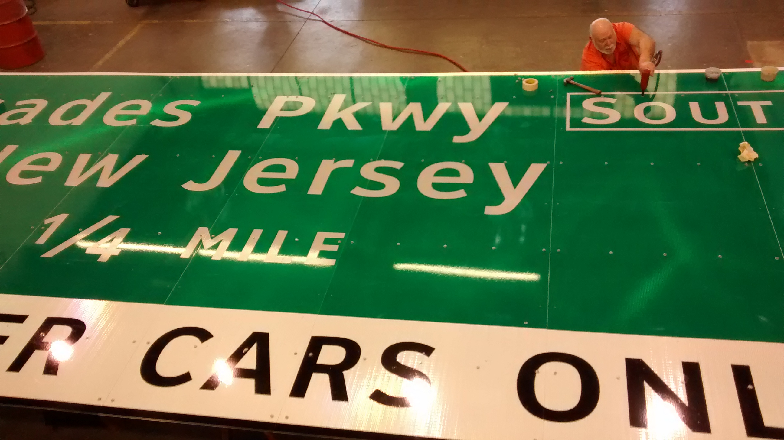 big are highway signs - ades Pkwy Sout Pew Jersey 144 Mille Fr. Cars Onl