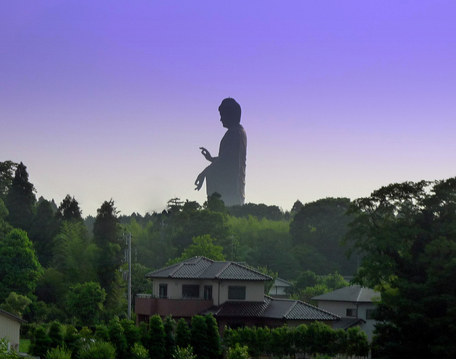 cool ushiku daibutsu statue
