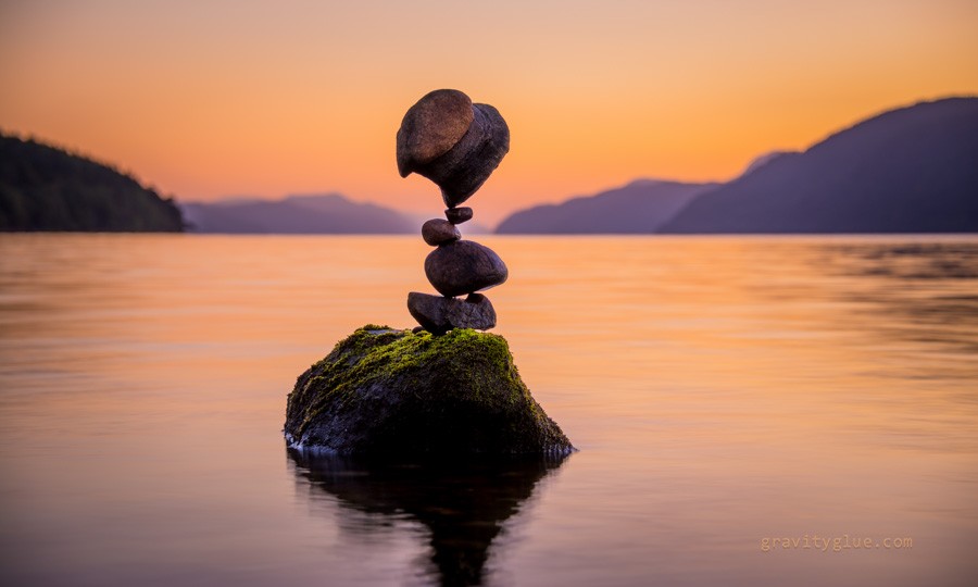 Guy Balances Stones That Defy Gravity