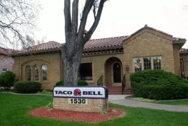 This Taco Bell lives in an old house that I’d also like to live in.