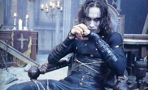 The Crow (1994)
Not so much a superhero, but a supernatural anti-hero film this movie was epic. It’s infamous for being the last role of Brandon Lee, which tends to overshadow how well put together and awesome this film actually is. Much like the previous entry on this list, this is a surprisingly dark movie for the light and fluffy 90’s.