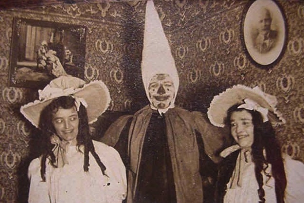 creepy vintage halloween costume