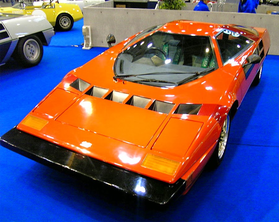 "The Dome Zero was the inspiration behind the Transformers Classics series figure of Transformers Generation 1 character Hot Rod.". Compare it with the 1972 Maserati Boomerang (ItalDesign)