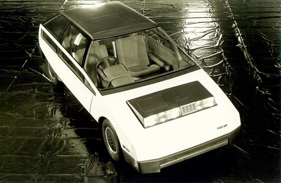 Not only European concept cars were exhibiting space-age thinking at the time, Japan also produced concept cars exceptional in originality, strange looks and bizarre experimentation - take for example, this Toyota FCX-80 from 1979: