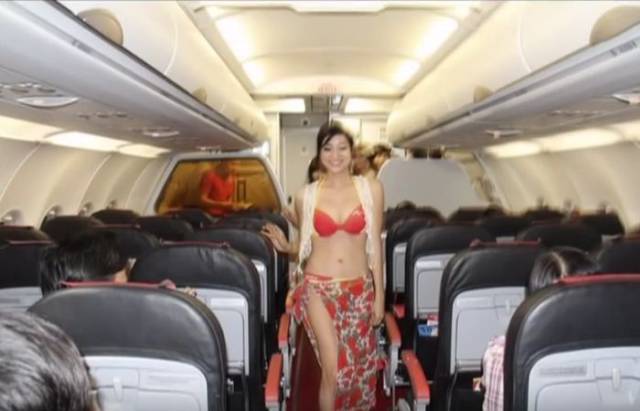 Sometimes Vietnamese Airline Company S Flight Attendants Slip Into Bikinis To Put On A Show