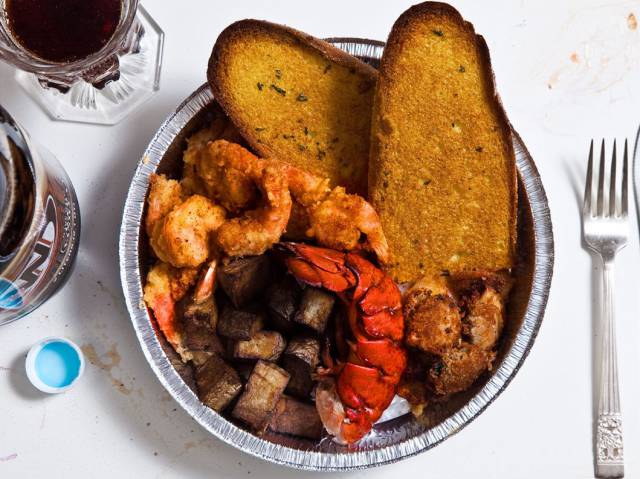 Allen Lee "Tiny" Davis, 54 years old, Florida — robbery and three counts of murder, death by electric chair in 1999

Lobster tail, fried potatoes, half-pound of shrimp, six ounces of fried clams, half-loaf of garlic bread, 32-ounce A&W root beer