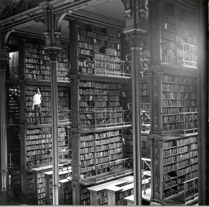 Cincinnati's cavernous main library, demolished in 1955.