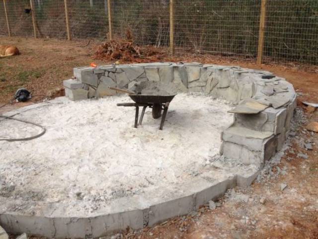 Visual Guide For Building A Backyard Fire Pit With Blocks And Stones (18 pics)