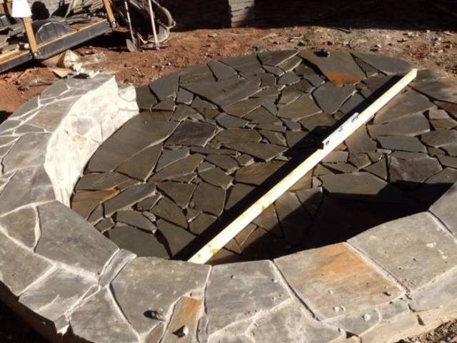 Visual Guide For Building A Backyard Fire Pit With Blocks And Stones (18 pics)