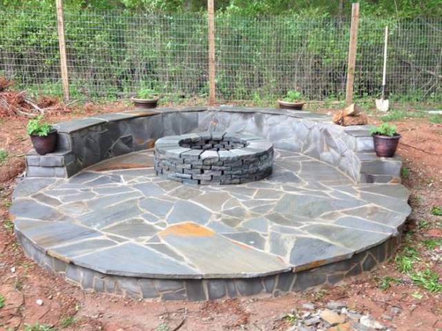 Visual Guide For Building A Backyard Fire Pit With Blocks And Stones (18 pics)