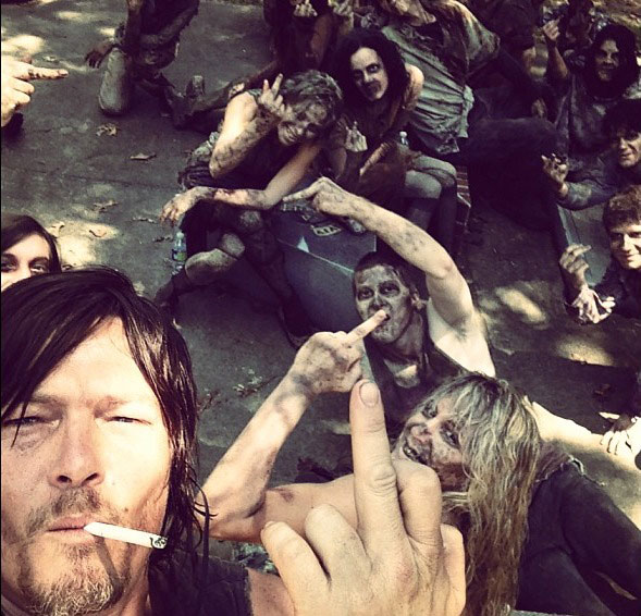 20 Funniest Behind The Scenes Pictures from ‘The Walking Dead’