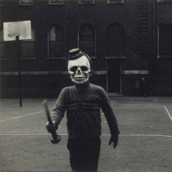 20 Frightening Vintage Macabre Images Of Halloween