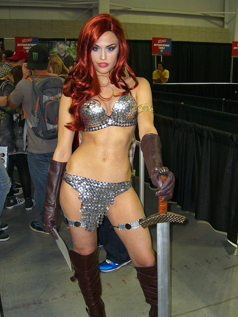 red sonja - Autographer Table Autographic Table