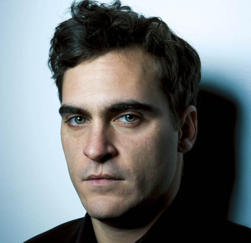 Joaquin Phoenix was born with a facial scar, which is medically known as a microform cleft