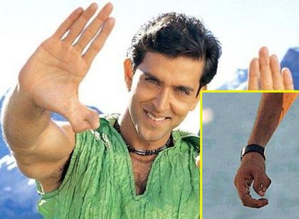Hrithik Roshan has two thumbs in one