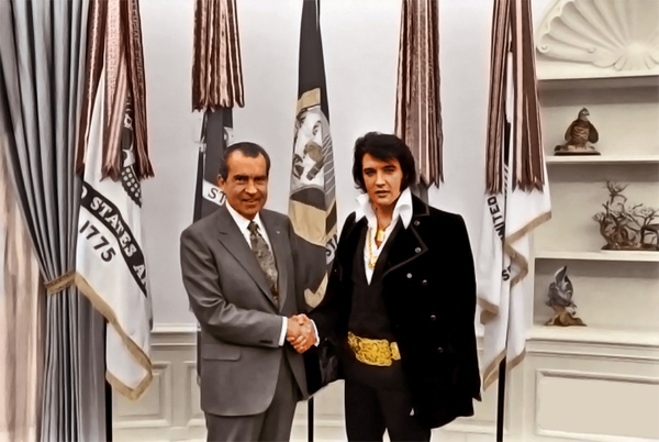 Elvis Presley meets President Nixon  December 21 1970