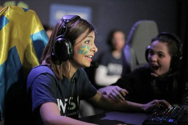 Zainab Turkie

Country: Sweden

Gamertag: zAAz

Games: Counter-Strike, Counter-Strike: Global Offensive

Earnings: $34,000+