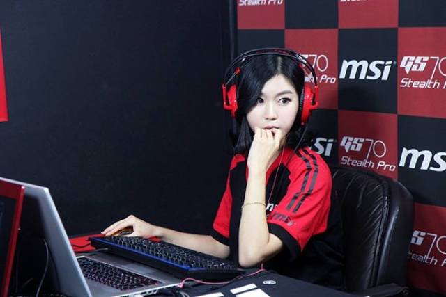 Kim Ga Young

Country: South Korea

Gamertag: Aphrodite

Games: StarCraft II

Earnings: $10,000+
