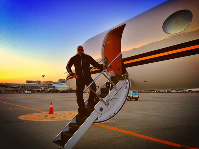 tweet - dwayne johnson in a private jet